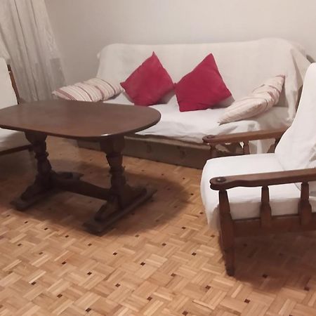Uroczy Apartament Z Bezplatnych Parkingiem Warszawa Zewnętrze zdjęcie