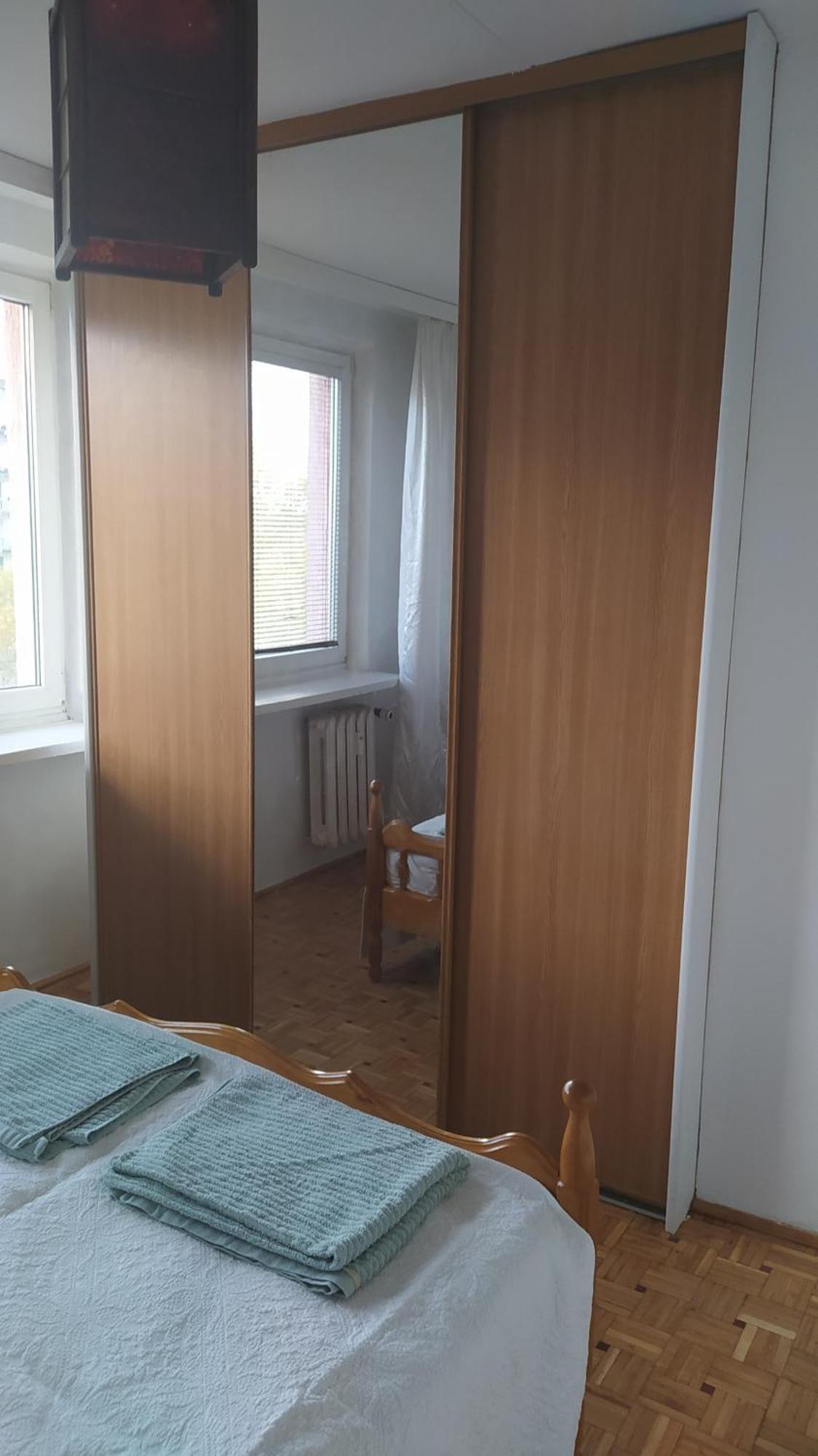 Uroczy Apartament Z Bezplatnych Parkingiem Warszawa Zewnętrze zdjęcie